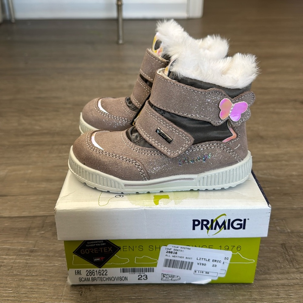 Priming New Kids Brown Boots with White Fur